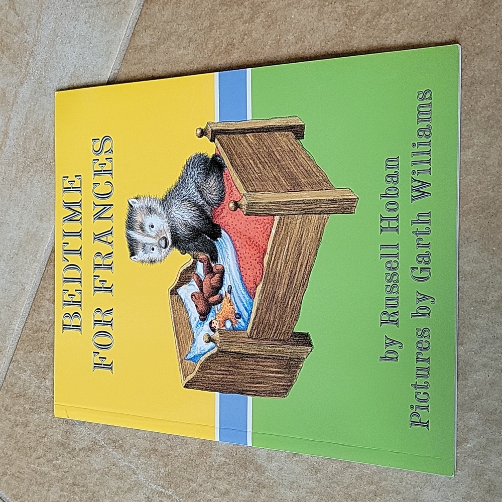 Kids book bundle, 8 books - Picture 10 of 11